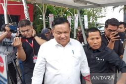 Sekda Riau Hariyanto bungkam usai dipanggil KPK