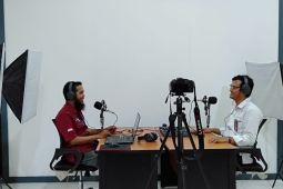 PLN salurkan bantuan sarana studio multimedia