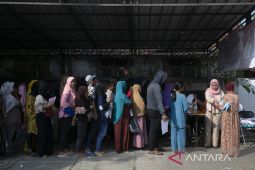 Penyaluran bansos PKH di Indramayu