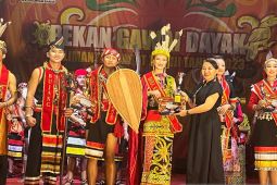 Karolin Margret Natasa ajak generasi muda jaga kearifan lokal
