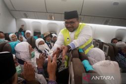 Menag melepas keberangkatan jamaah kloter 1 di Bandara Soekarno-Hatta