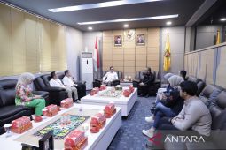 Wali Kota Samarinda terima audensi OJK