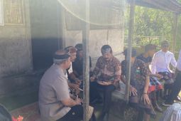 Menteri ATR/BPN bagikan sertifikat tanah dan blusukan di Bangli