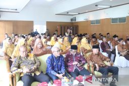Bupati Sukabumi meminta para pensiunan tetap produktif di masa tuanya