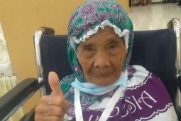 Nurhana Lubis asal Madina menabung sembilan tahun untuk berangkat haji
