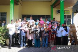 Cegah stunting, Kapolres dan Pj wali kota Sabang bagikan paket makanan tambahan
