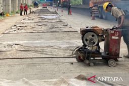 Jasa Marga perbaiki dua titik rual Tol Jakarta-Cikampek