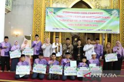 Pemkab Bekasi serahkan bonus kafilah berprestasi di ajang STQH ke-18 Jabar