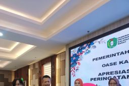 Anggun Lestari dapatkan penghargaan dari Oase - KIM karena mangrove