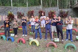 X-MOC Indonesia tanam pohon