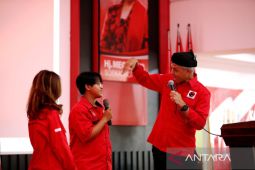 Ganjar Pranowo: Kader PDIP penting dekati milenial lewat medsos