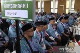 Wagub lepas keberangkatan calon haji kloter tiga  embarkasi Balikpapan