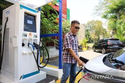 Pemerintah diminta tetap sosialisasikan kendaraan listrik