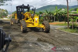 PUPR Kotabaru lakukan pemeliharaan jalan kabupaten