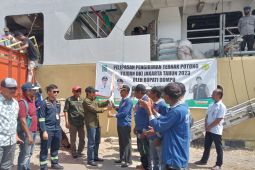 Pemkab Dompu manfaatkan tol laut kirim sapi