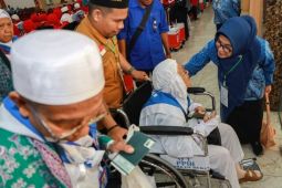 Wali Kota Pematang Siantar lepas keberangkatan calon haji