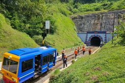 KAI Daop 2 inspeksi lintas Bandung-Purwakarta