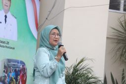 Melihat sosok Lansia yang tetap produktif dan berkarya