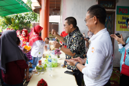 Gerakan pembagian telur Puskesmas Tanjung Hulu contoh tangani "stunting"