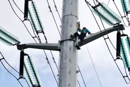 PLN rampungkan transmisi listrik 150 kV Surabaya Selatan-Kalisari