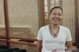 Penyanyi Sandhy Sondoro akan rilis remake "Tak Pernah Padam"