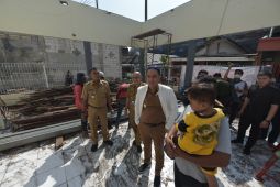 Cak Eri ajak warga Surabaya yang nganggur bekerja lewat padat karya
