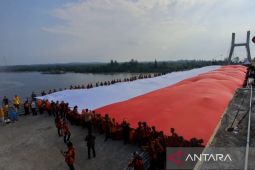 Pj Gubernur: Bendera raksasa di Jembatan Emas momentum kebangkitan pariwisata