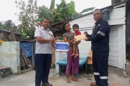 Bantu Kesembuhan Akira, PT Timah Tbk Serahkan Bantuan Biaya Pengobatan