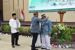 Pj Wali Kota Sorong lepas keberangkatan 255 calon haji ke Tanah Suci