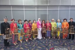 Angklung Gumati beraksi