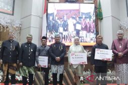 DPRD Bogor beri pencipta Mars Tegar Beriman penghargaan di HJB-541