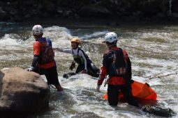Tim SAR temukan warga yang hilang 3 hari di Sungai Cimanuk Garut