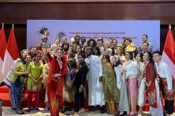 Kementerian Luar Negeri  undang 45 pemuda mancanegara belajar seni dan budaya Indonesia