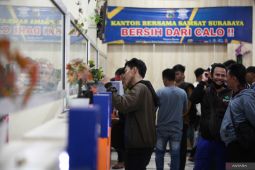 Antrean pengurusan dokumen kendaraan bermotor