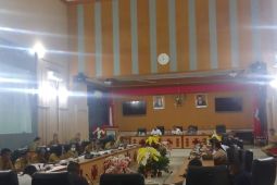 DPRD Ambon uji publik Ranperda penanggulangan kemiskinan