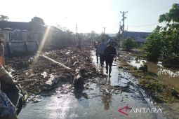 Pemkab Parigi Moutong terima bantuan logistik dari BNPB untuk korban banjir