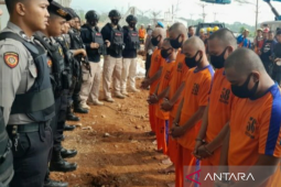 Polres Karawang ungkap pencurian baut dan kabel tembaga proyek kereta cepat Jakarta-Bandung