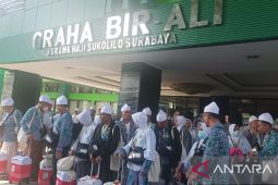 Antisipasi kaki melepuh, calon haji diminta tidak melepas sandal sembarangan