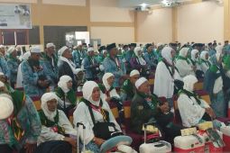Seorang calhaj Embarkasi Medan tertunda ke Tanah Suci karena sakit