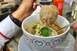 Menikmati menu khas Indonesia sebagai pengobat rindu pada Tanah Air