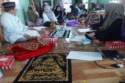 Poliban latih masyarakat membuat sulam airguci