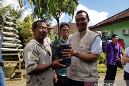 Pemkab Badung serahkan ribuan bibit buah untuk majukan pertanian