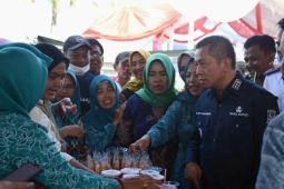 Karawang giatkan pelayanan "jemput bola" melalui pameran UMKM
