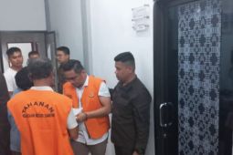 Kejari Samosir tetapkan rekanan & PPK rekonstruksi jalan Pangaseang-Sitamiang sebagai tersangka korupsi