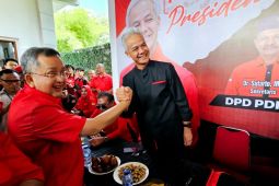 Konsolidasi PDIP Sumut, Ganjar Pranowo dan Trimedya Panjaitan salam komando