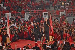 Ganjar dibuat kaget dengan semangat Mak Dewi ajak emak-emak menangkan Pilpres 2024