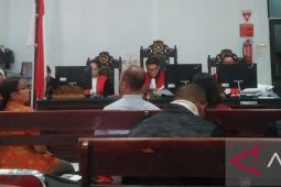 Empat terdakwa  korupsi KTP-e Seram Bagian Barat dituntut bervariasi