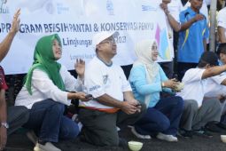 Peringati Hari Lingkungan Hidup Sedunia, PLN serentak gelar program bersih pantai dan pelepasan tukik