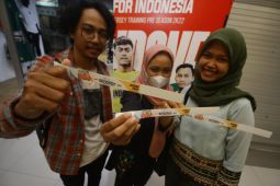 Calon penonton mulai menukarkan tiket Indonesia vs Palestina