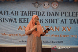 Hadiri wisuda SDIT At-Taufiq, Sri Kusnaeni tegaskan pentingnya kolaborasi pemerintah dan sekolah